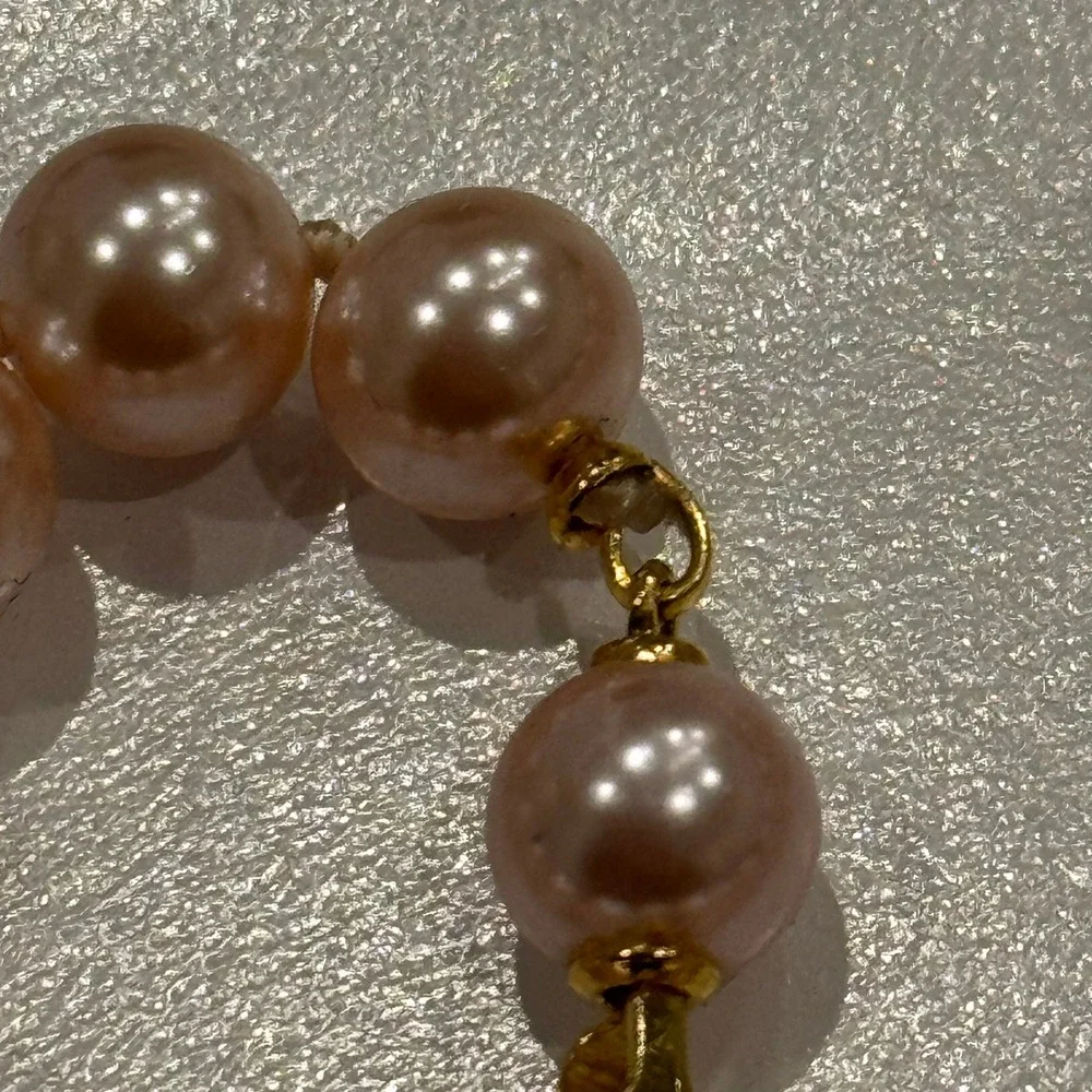 Elegant Pink Faux Pearl Necklace Gold Tone‎ Clasp Classic Style